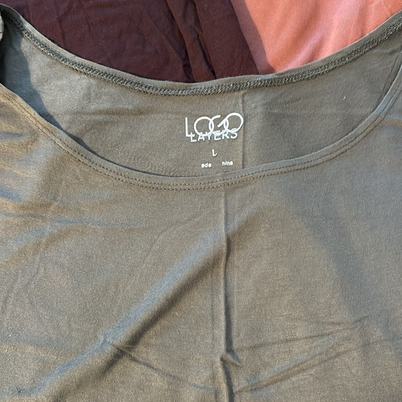 Like new set of 3 Logo tanks - Picture 4 of 7